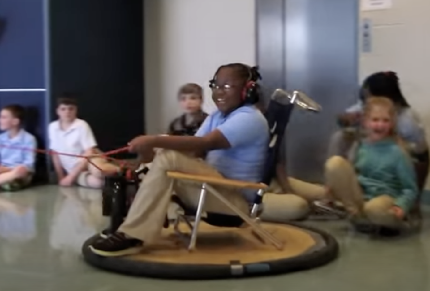 Hovercraft powered by a leaf blower project image